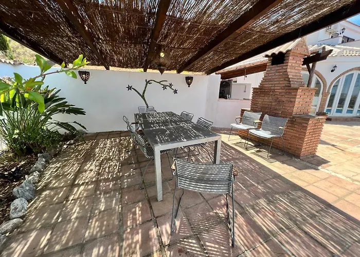 Casa Delfin! Large Villa With Private Pool & Mountain Views