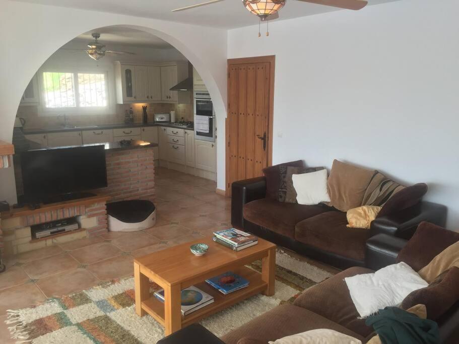 Casa Delfin! Large With Private Pool & Mountain Views * Cómpeta