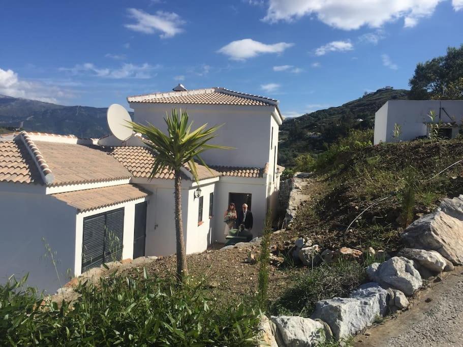 Villa Casa Delfin! Large With Private Pool & Mountain Views Competa