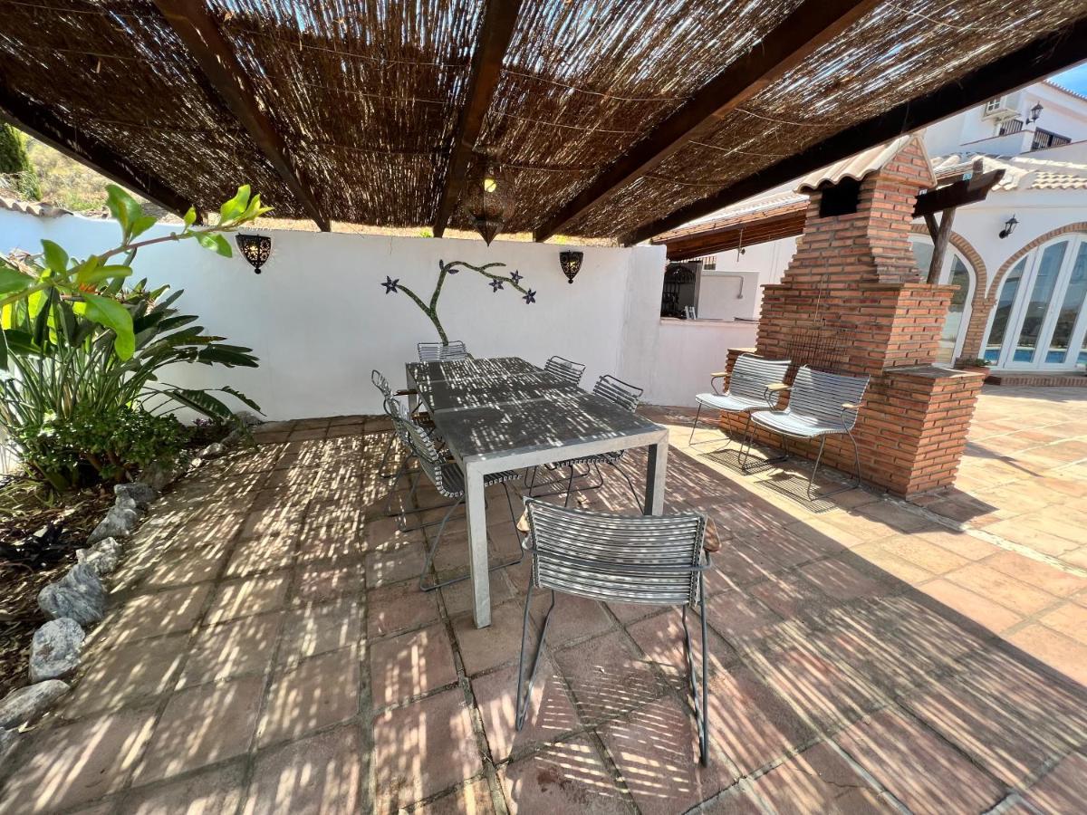 Casa Delfin! Large With Private Pool & Mountain Views * Competa